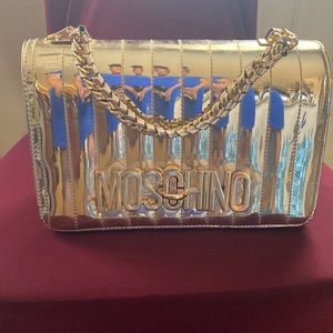Love Moschino Bag in the color Gold.